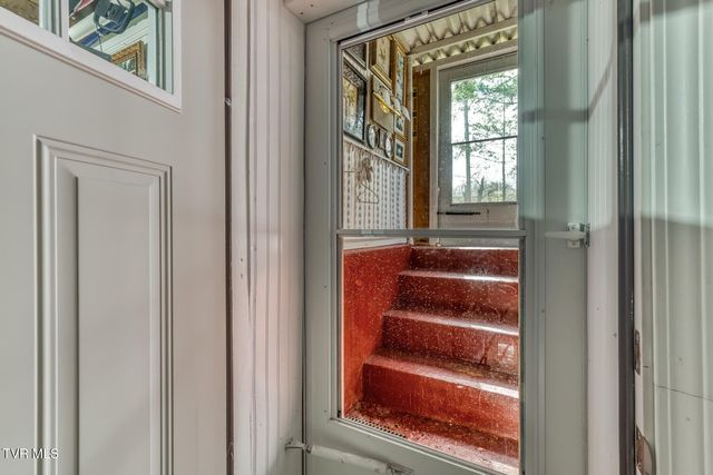 633 Old Airport Road, Bristol, VA 24201