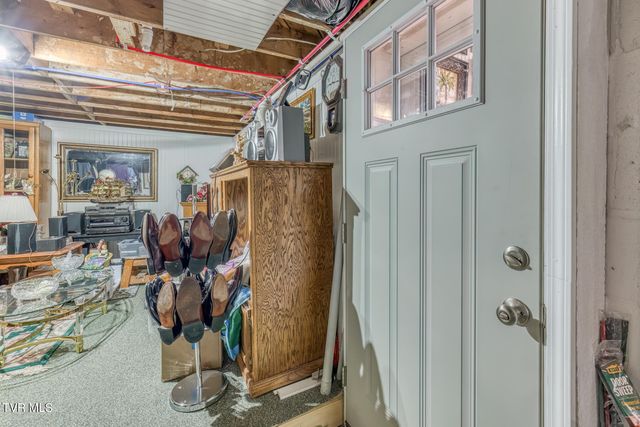 633 Old Airport Road, Bristol, VA 24201