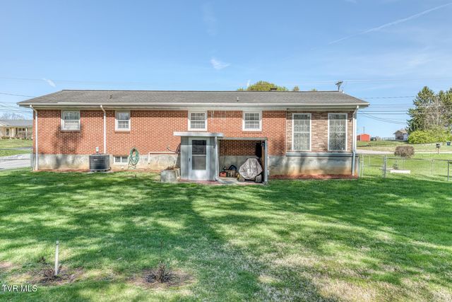 633 Old Airport Road, Bristol, VA 24201