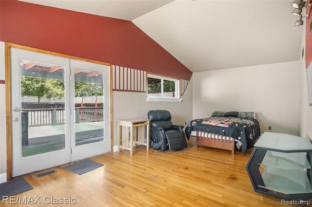 525 E Lewiston Avenue, Ferndale, MI 48220