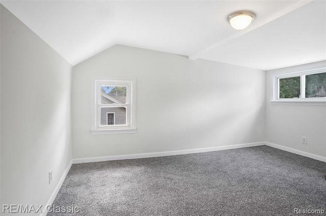 525 E Lewiston Avenue, Ferndale, MI 48220