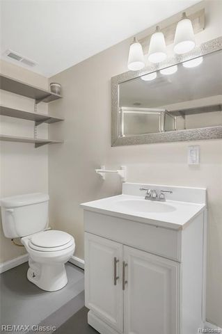 525 E Lewiston Avenue, Ferndale, MI 48220