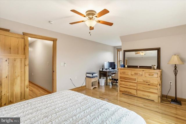 879 OLDE OAK VIEW DR, Springfield, WV 26763