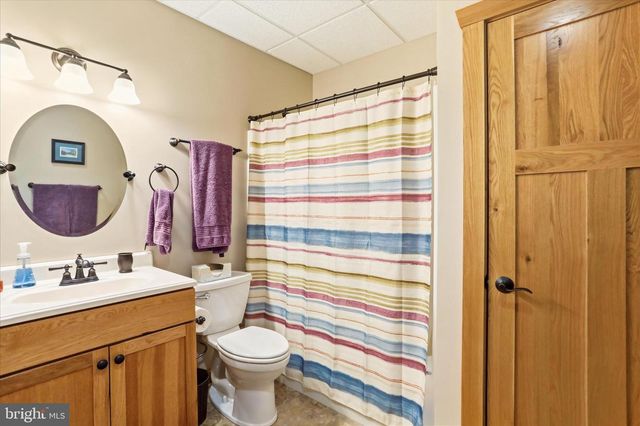 879 OLDE OAK VIEW DR, Springfield, WV 26763