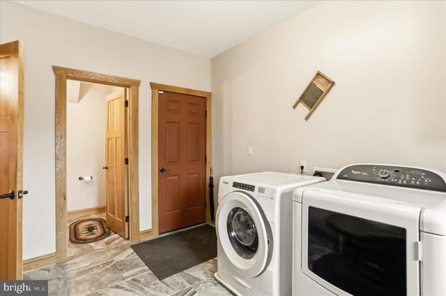 879 OLDE OAK VIEW DR, Springfield, WV 26763