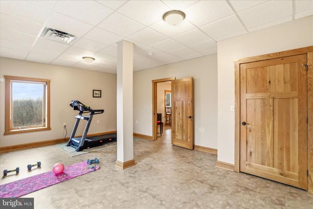 879 OLDE OAK VIEW DR, Springfield, WV 26763