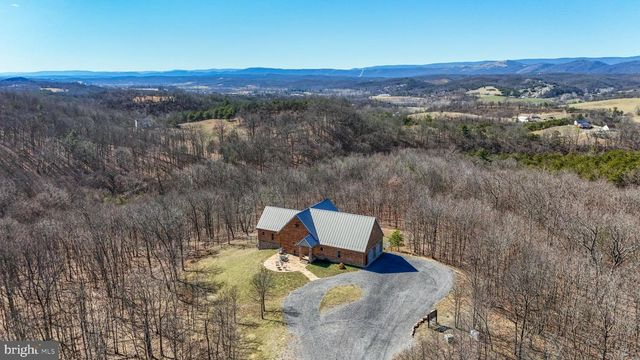 879 OLDE OAK VIEW DR, Springfield, WV 26763