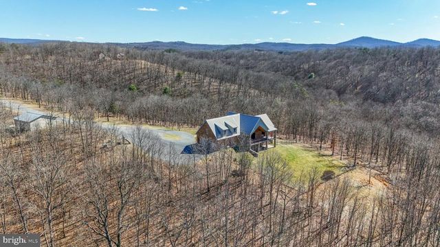 879 OLDE OAK VIEW DR, Springfield, WV 26763
