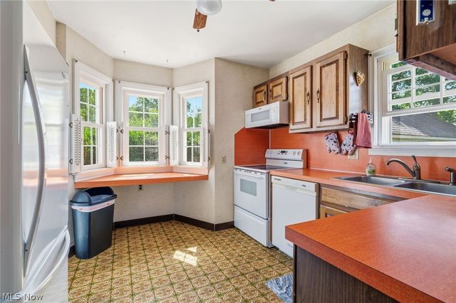 1220 28th Street NE, Canton, OH 44714