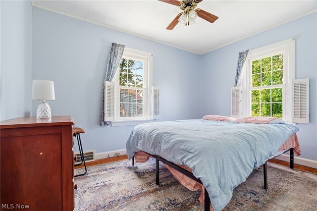 1220 28th Street NE, Canton, OH 44714
