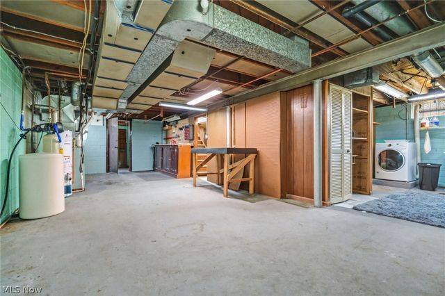 1220 28th Street NE, Canton, OH 44714
