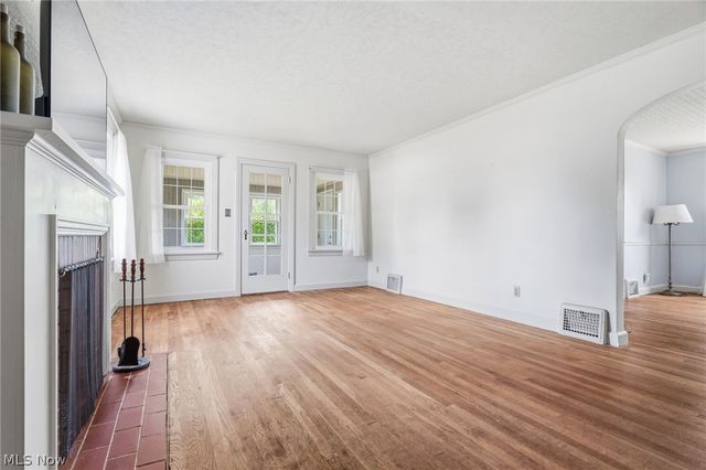 1220 28th Street NE, Canton, OH 44714