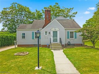 1220 28th Street NE, Canton, OH 44714