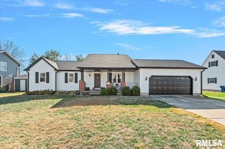 528 MALLARD Drive, Chatham, IL 62629