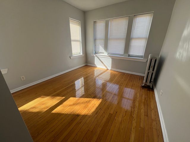 2047 E 68th Street 3W, Chicago, IL 60649