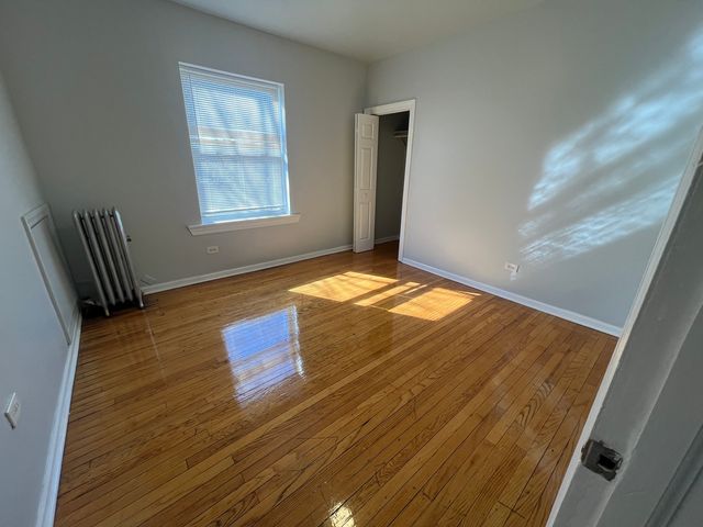 2047 E 68th Street 3W, Chicago, IL 60649