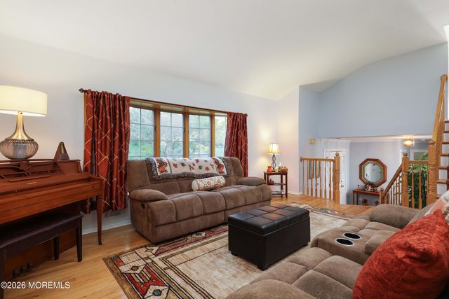 201 Heights Terrace, Middletown, NJ 07748