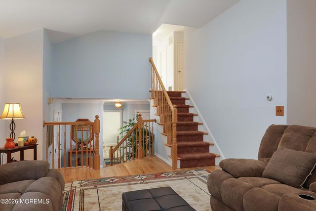201 Heights Terrace, Middletown, NJ 07748