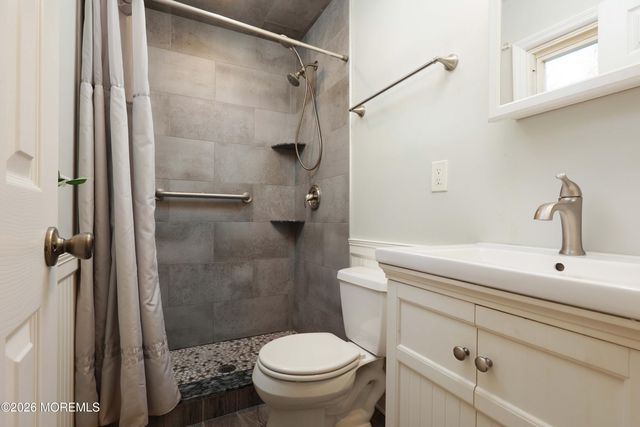 201 Heights Terrace, Middletown, NJ 07748