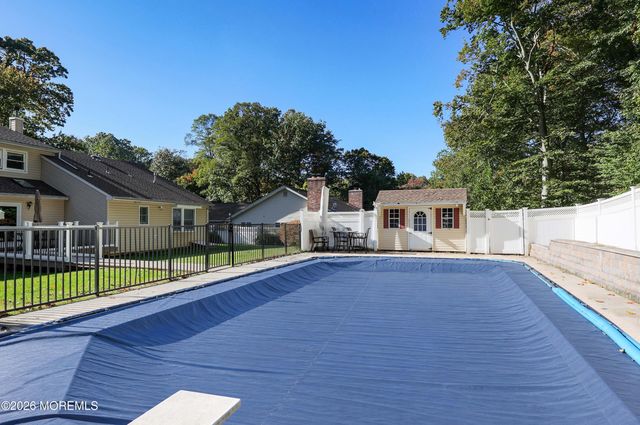 201 Heights Terrace, Middletown, NJ 07748