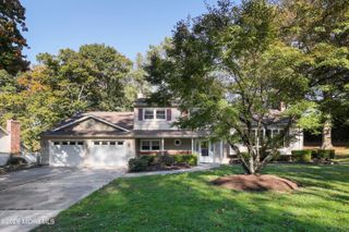 201 Heights Terrace, Middletown, NJ 07748