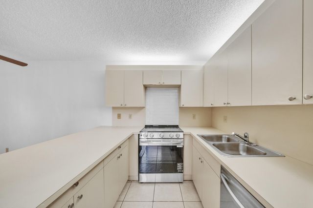 713 NW 99th Circle, Plantation, FL 33324