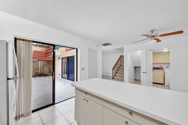 713 NW 99th Circle, Plantation, FL 33324
