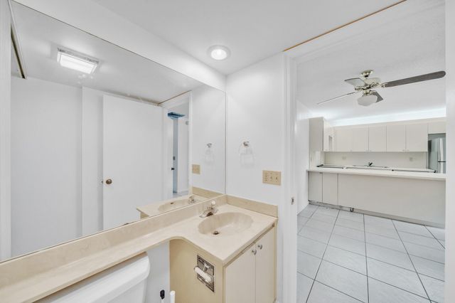 713 NW 99th Circle, Plantation, FL 33324