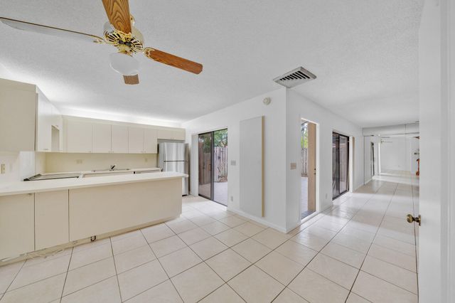 713 NW 99th Circle, Plantation, FL 33324