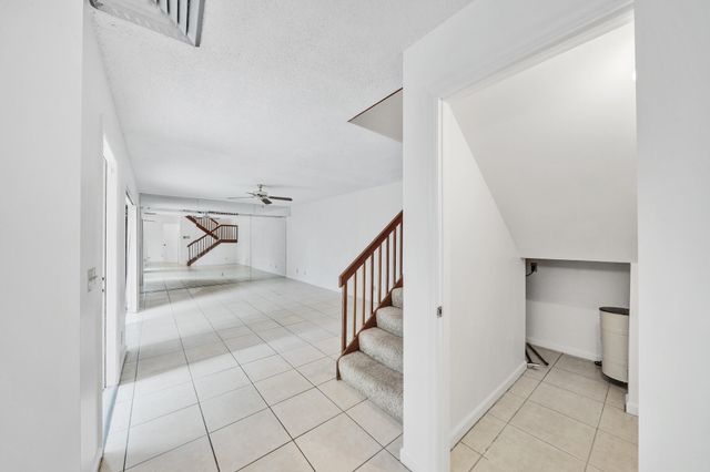 713 NW 99th Circle, Plantation, FL 33324