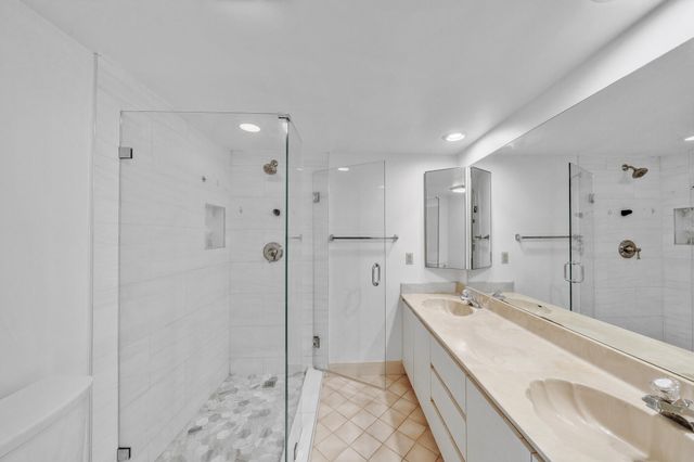 713 NW 99th Circle, Plantation, FL 33324