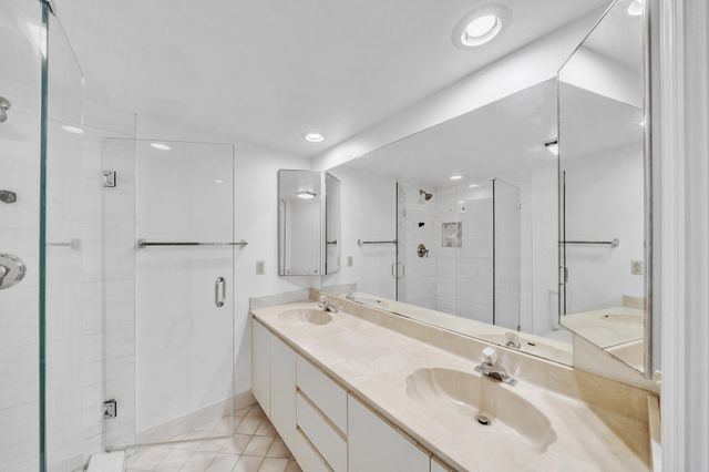 713 NW 99th Circle, Plantation, FL 33324