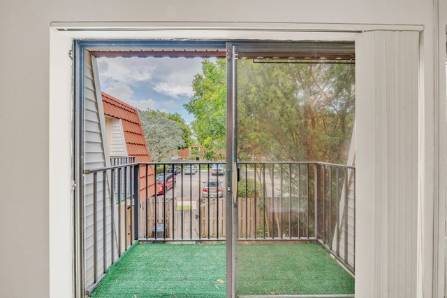 713 NW 99th Circle, Plantation, FL 33324