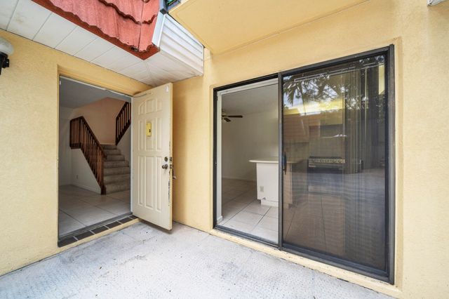 713 NW 99th Circle, Plantation, FL 33324