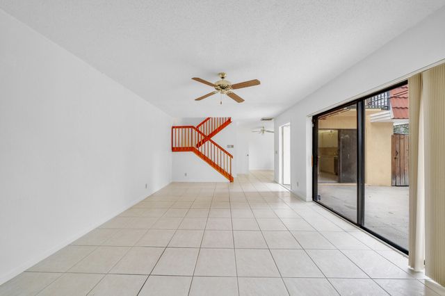 713 NW 99th Circle, Plantation, FL 33324