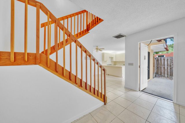 713 NW 99th Circle, Plantation, FL 33324
