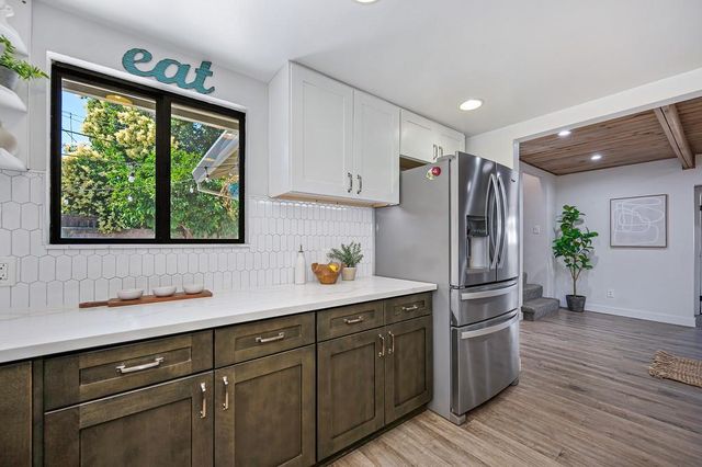 1040 Meadow Rd, West Sacramento, CA 95691