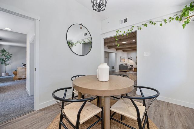 1040 Meadow Rd, West Sacramento, CA 95691