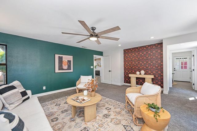 1040 Meadow Rd, West Sacramento, CA 95691