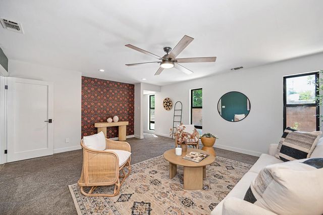 1040 Meadow Rd, West Sacramento, CA 95691