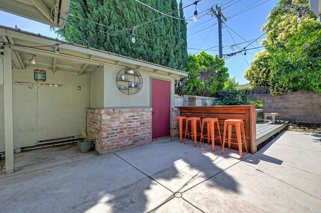 1040 Meadow Rd, West Sacramento, CA 95691