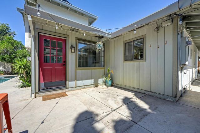 1040 Meadow Rd, West Sacramento, CA 95691