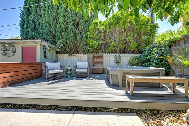 1040 Meadow Rd, West Sacramento, CA 95691