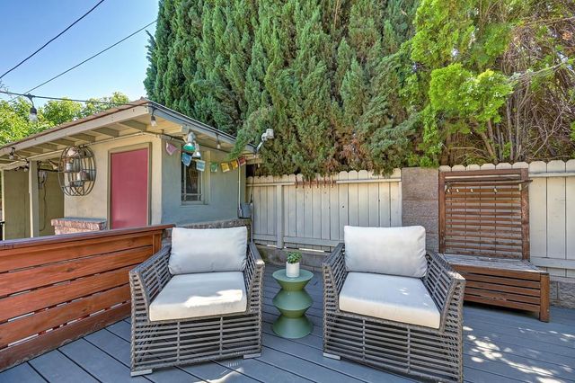 1040 Meadow Rd, West Sacramento, CA 95691