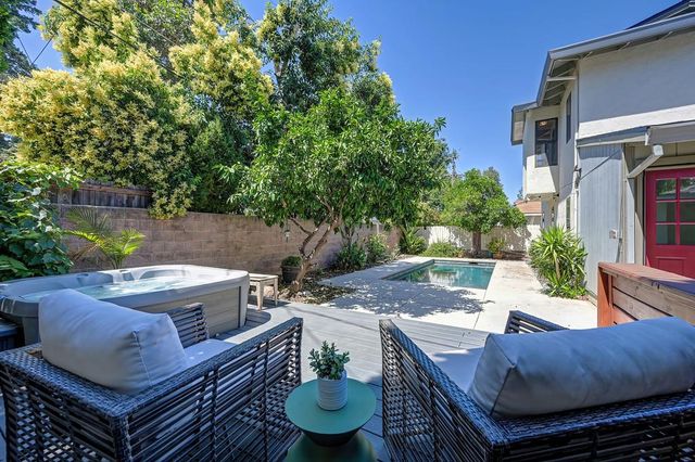 1040 Meadow Rd, West Sacramento, CA 95691