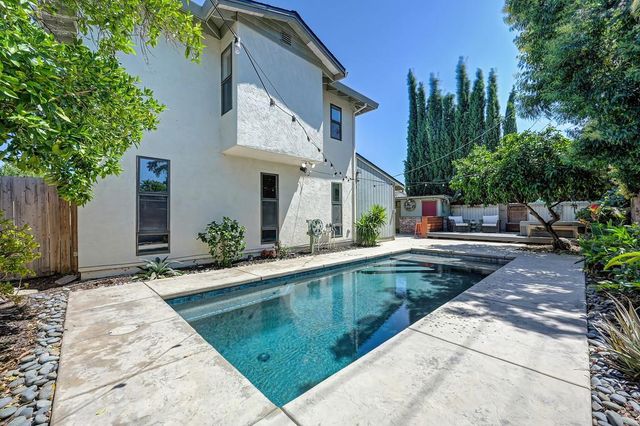 1040 Meadow Rd, West Sacramento, CA 95691