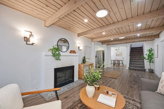 1040 Meadow Rd, West Sacramento, CA 95691