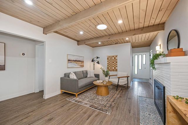 1040 Meadow Rd, West Sacramento, CA 95691