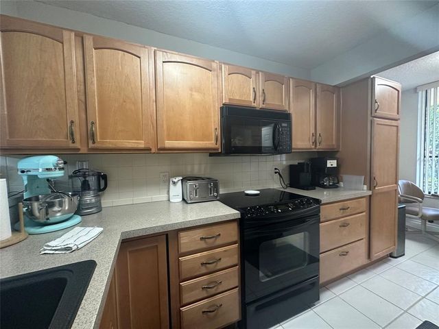 5609 Coral Lake 109, Margate, FL 33063