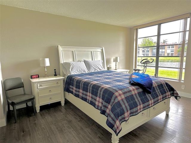 5609 Coral Lake 109, Margate, FL 33063